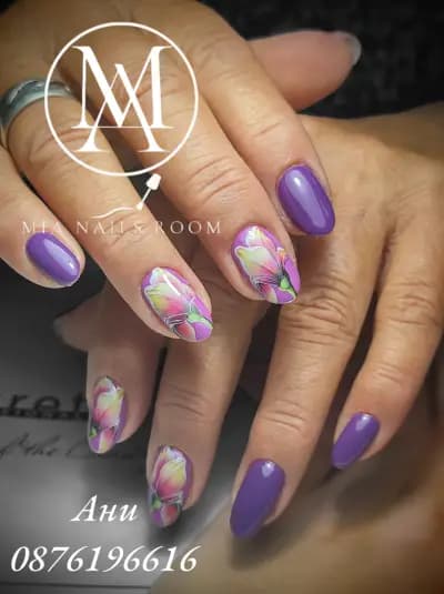 MIA NAILS ROOM