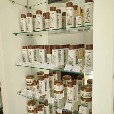 Каса Изипей, козметика Flo Beauty, Express One куриер