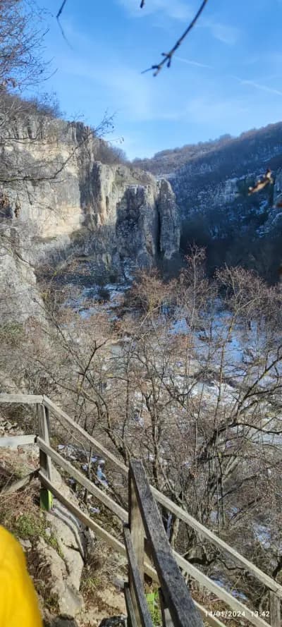 Еменска пещера