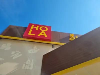 HOLA