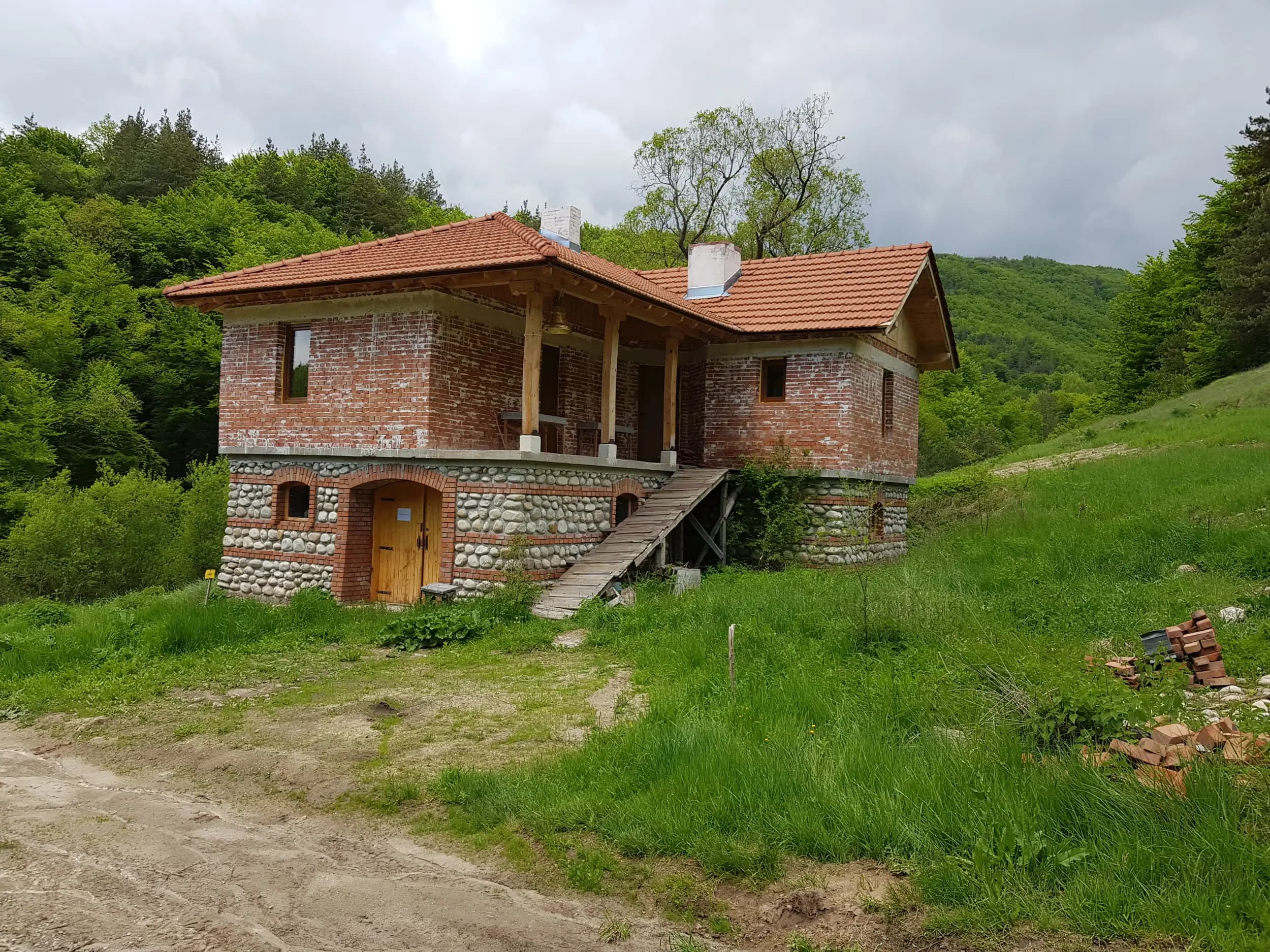 Алински манастир”Свети Спас”
