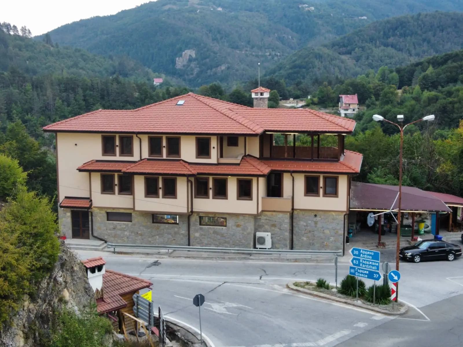 Супермаркет "ВИНИ"