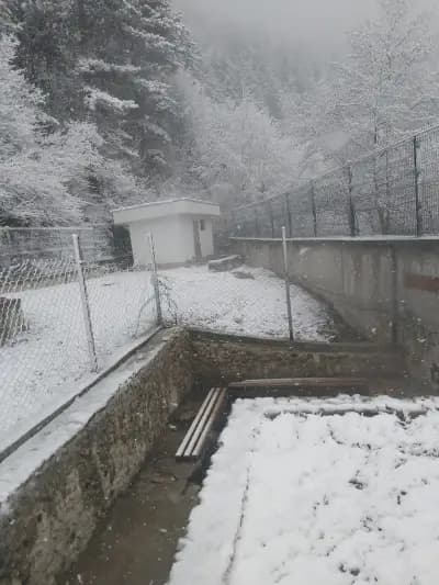 Топилцата (естествени джакузита с гореща минерална вода на открито)