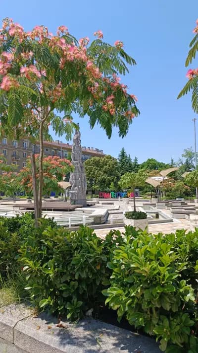 Площад "Поезия"