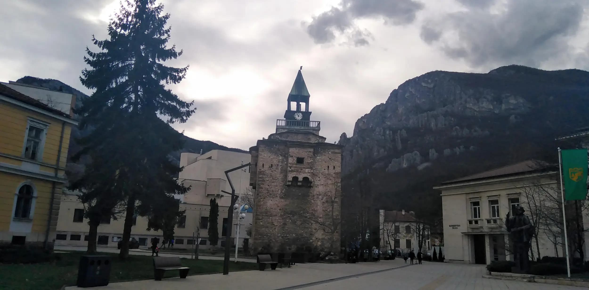 Паметник Кирил и Методий