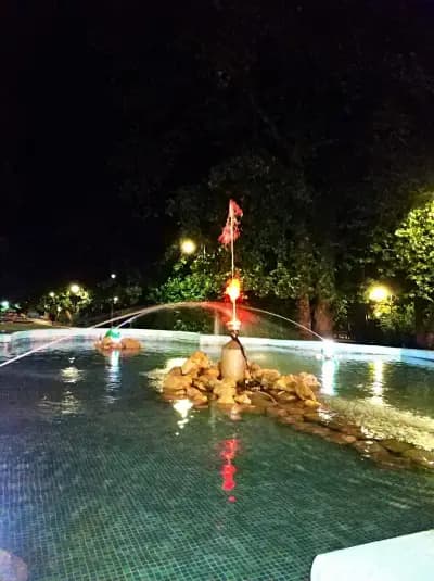 Фонтанът с жабките