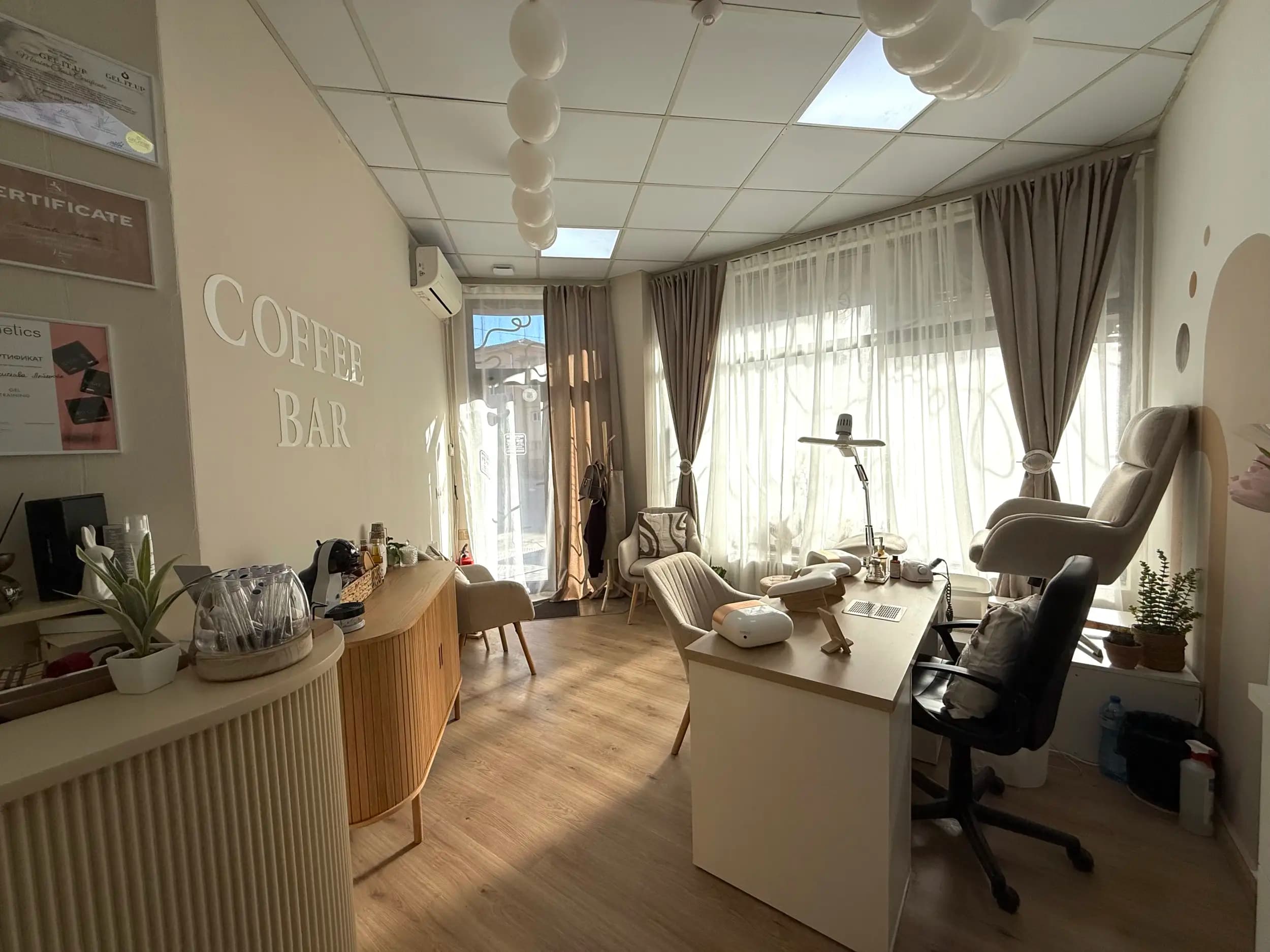 She Glows | Beauty room