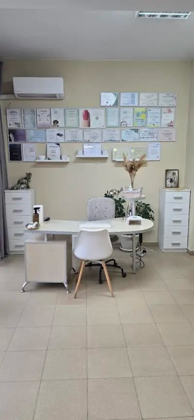 Monsi nails