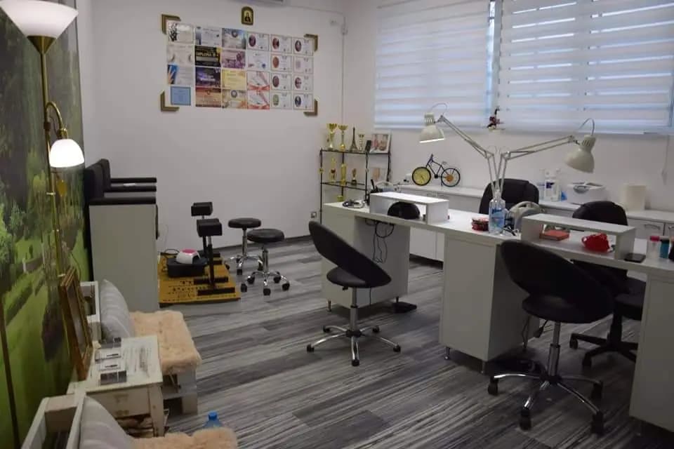 Golden Mystery Nail Studio & Academy