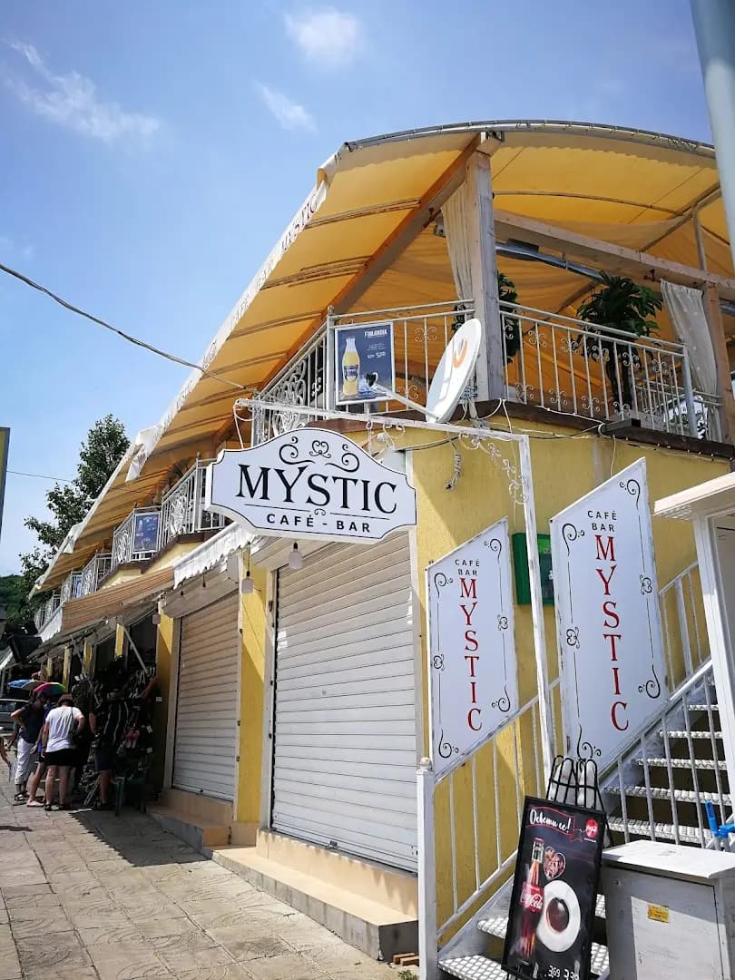 Mystic cafe & bar
