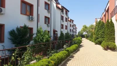 CO CO Coworking & Coliving
