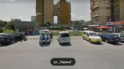 Търговски център Дружба Езерото