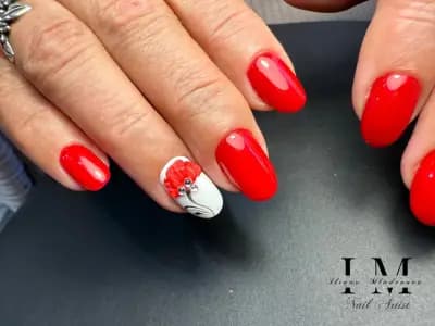 Nails by Iliana Mladenova