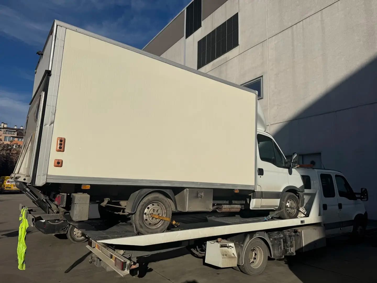 Лещански АВТОТранс – Roadside Assistance & International Moving