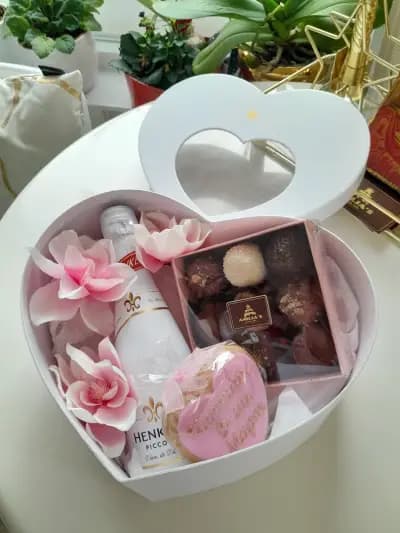 Кошници и Кутии със Сапунени рози-Подаръци