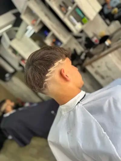 | VESSOO ‘ BARBERSHOP |