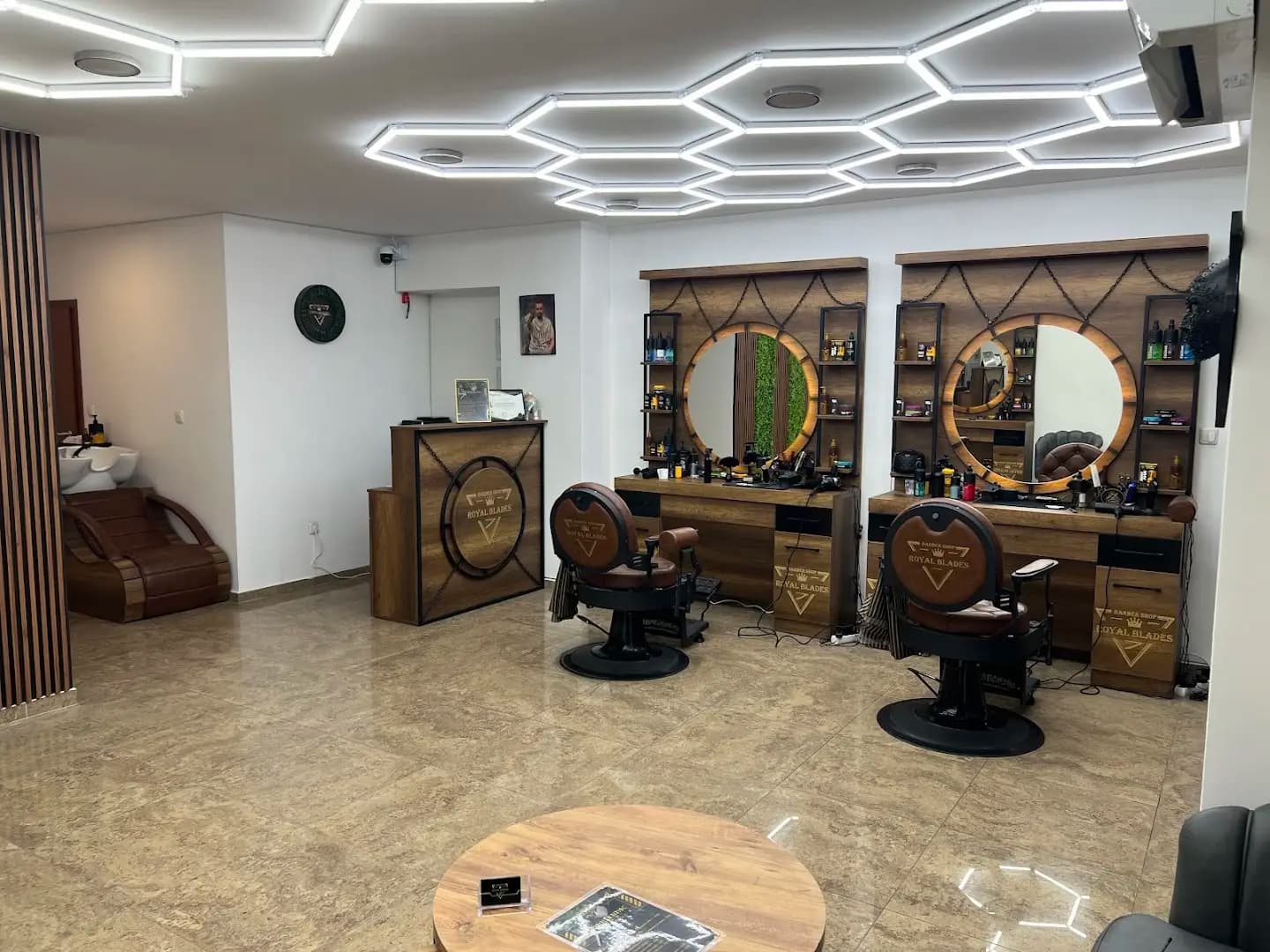 Royal Blades Barbershop 💈