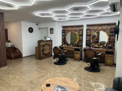 Royal Blades Barbershop 💈