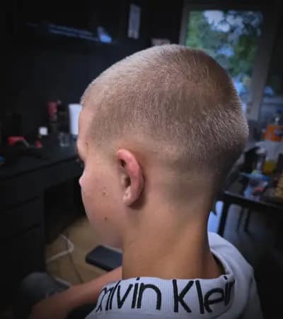 Barbershop Aleksandrov By R Company Limited