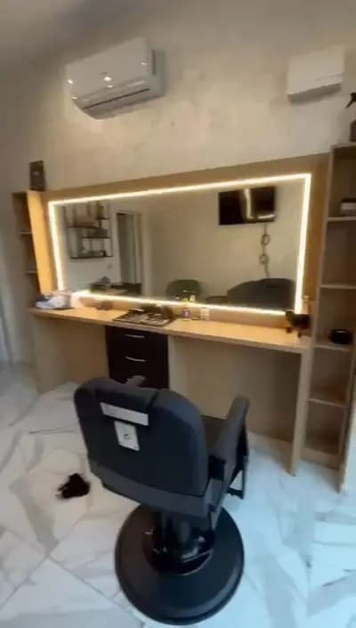 Zeus Barbershop