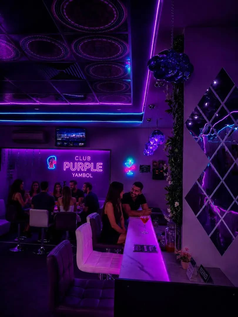 Club Purple Bar & Billiard