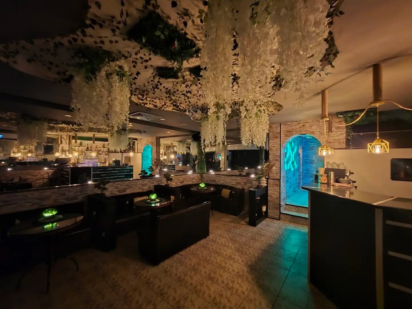 Shano Bar