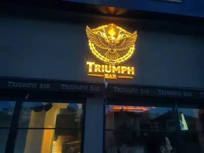 Triumph Bar