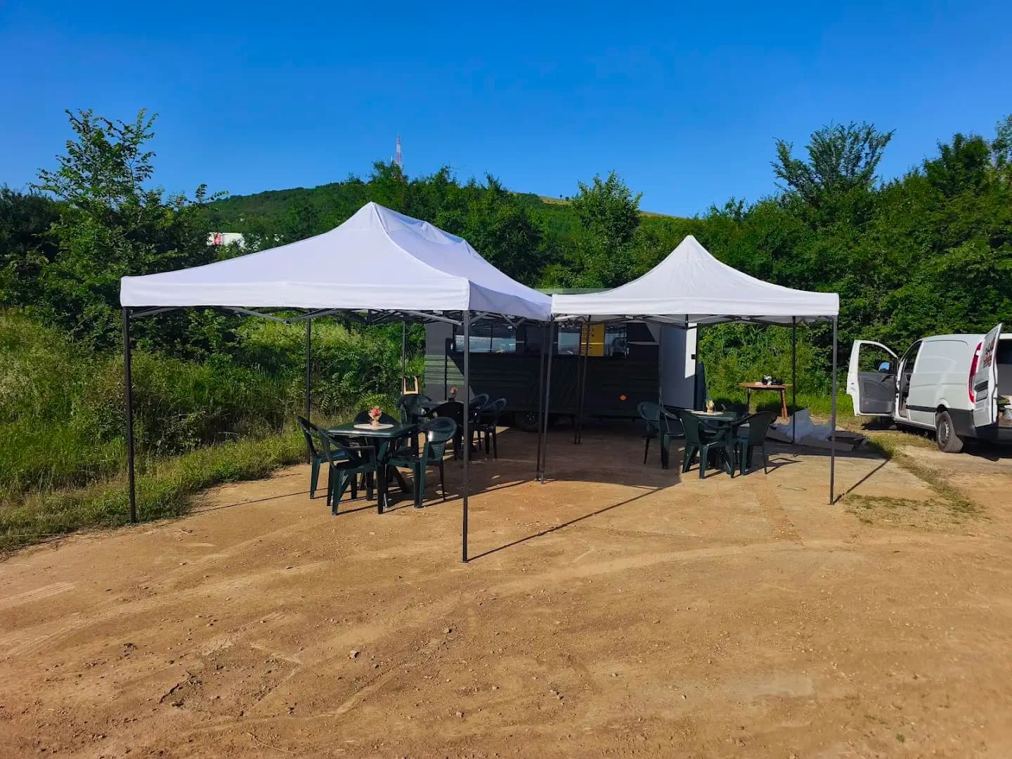 BANGIN' SUMMER BAR AND FOOD