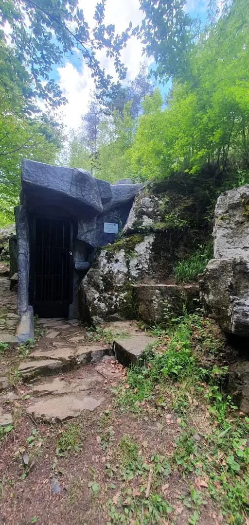Пещера Шаренка