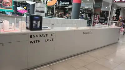 Pandora West Mall