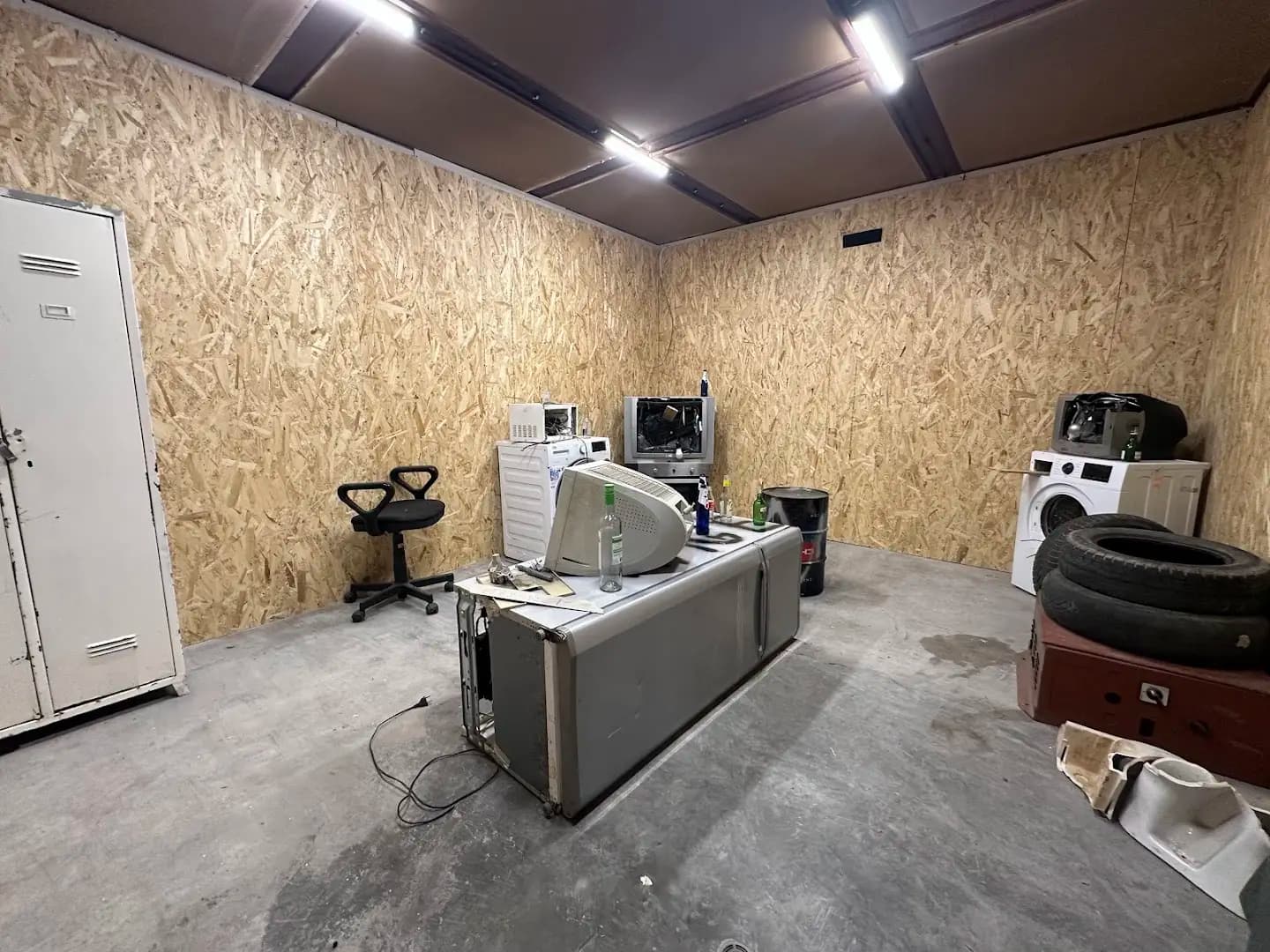 DUPKATA - Rage Room and Cafe