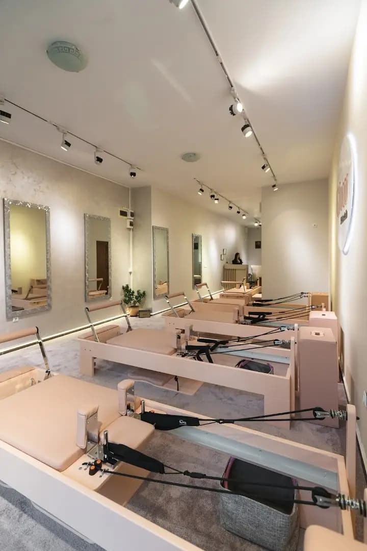GLOW Reformer Pilates