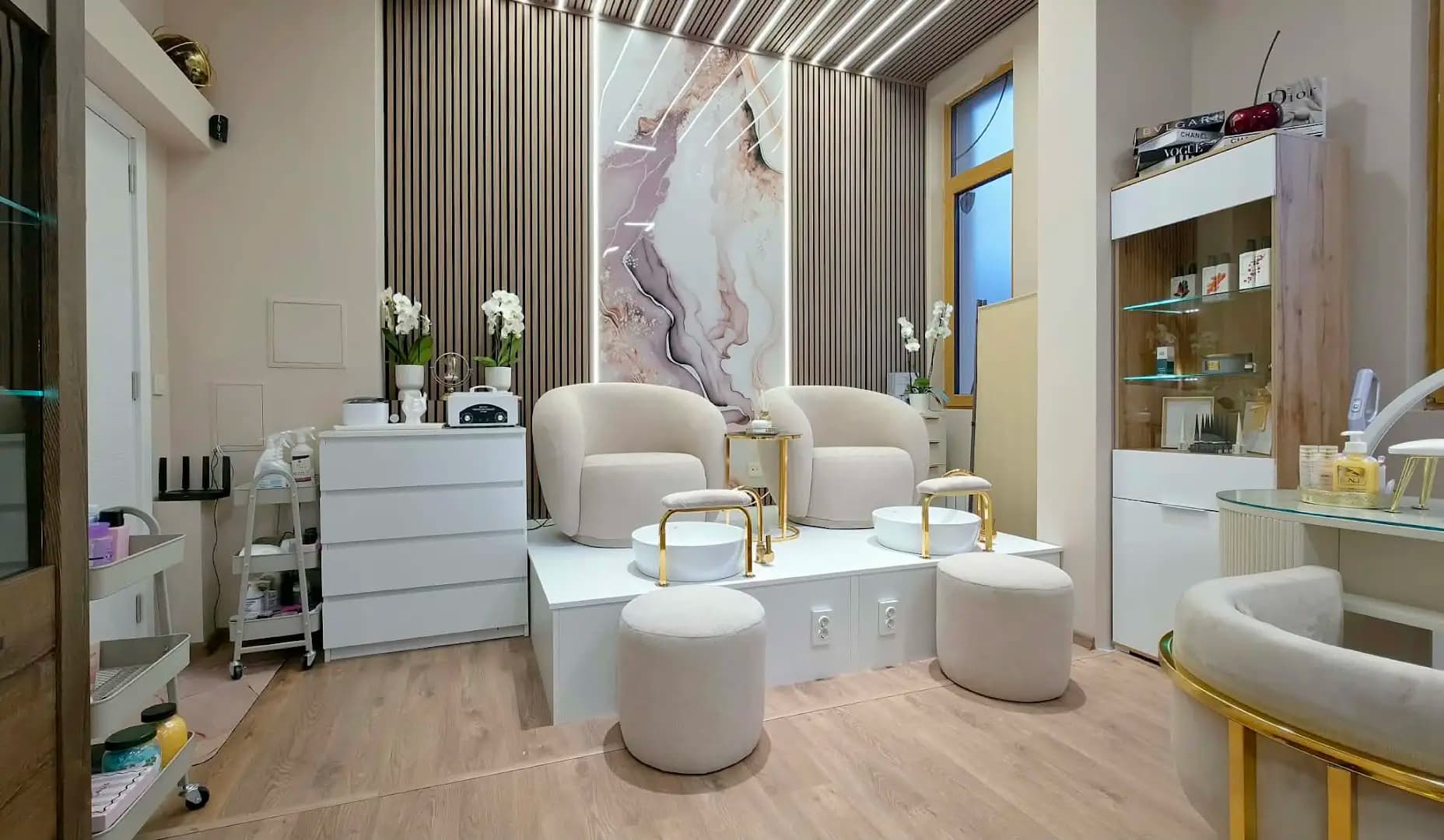 LUMIERE BEAUTY CLUB BY LYUBOSLAVA