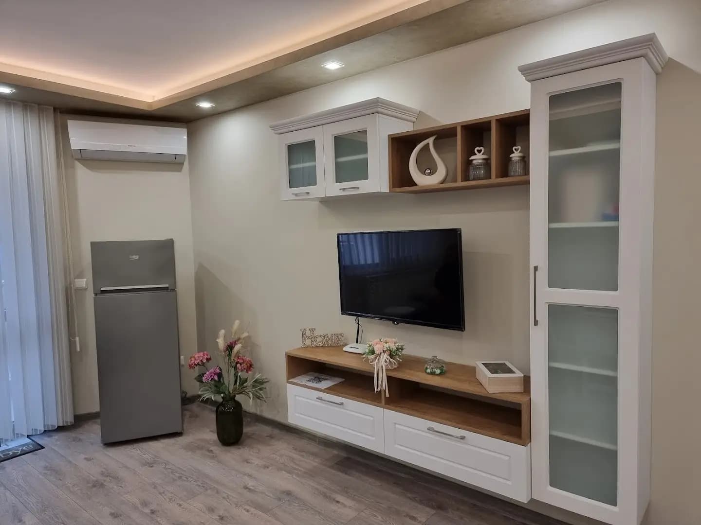 Flowers Apartment