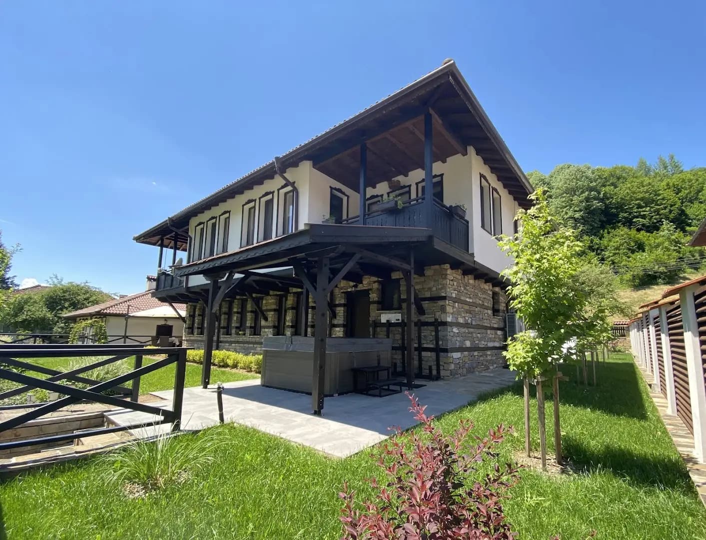 Къща за гости Лъките (Lakite guest house)