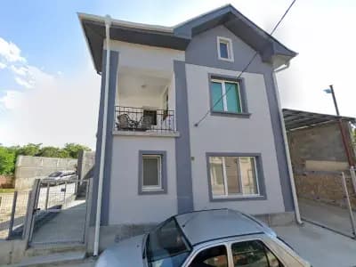 Къща за гости Лара