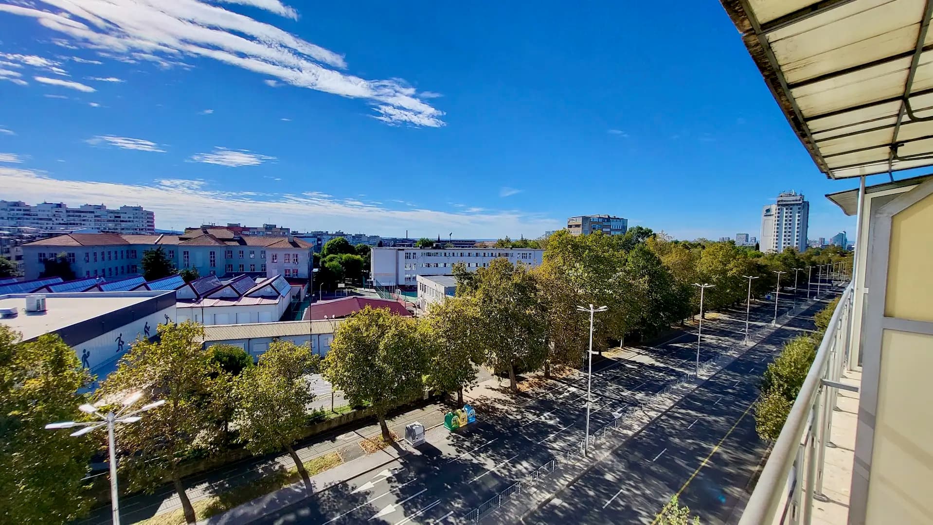 Cozy apartments for short-term rent DEMOСRACIA / Комфорт и стиль: квартира с панорамой города