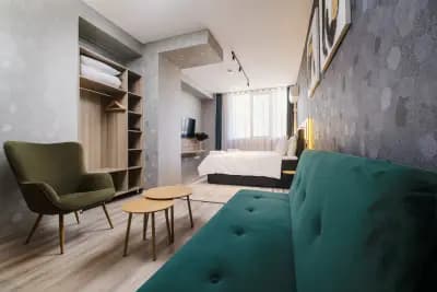 A 17 Luxury Suites