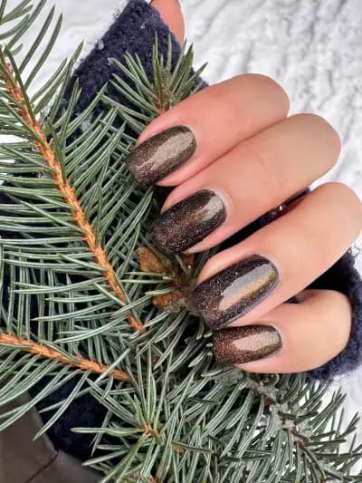Nnails