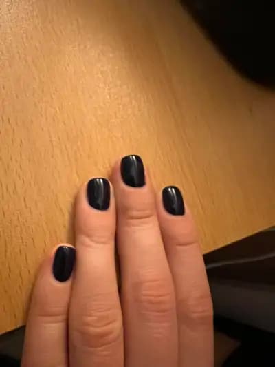 Nnails