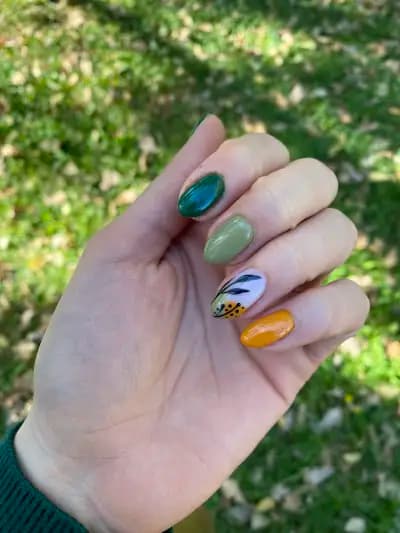 Nnails
