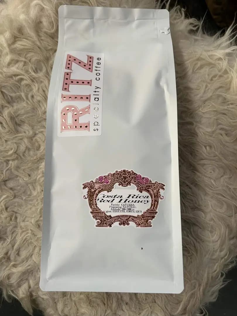 Пекарна за кафе First Coffee Factory - Спешълти Кафе на зърна, кафе на едро и дребно, кафе капсули, монодози и