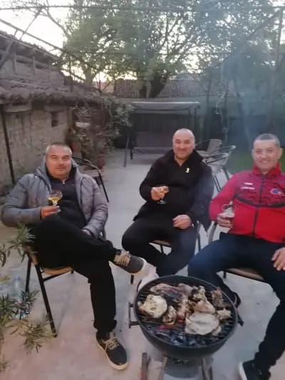 Арт Къща с голяма градина