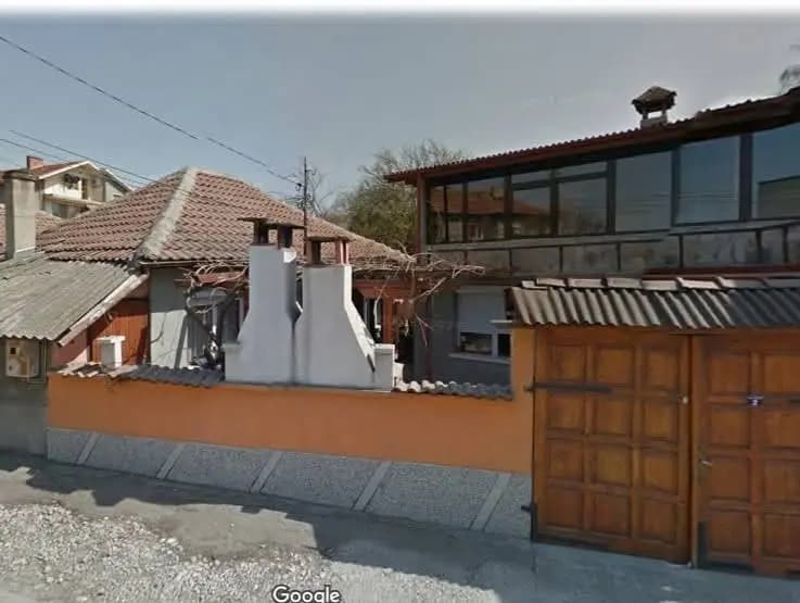 Gamzovi House