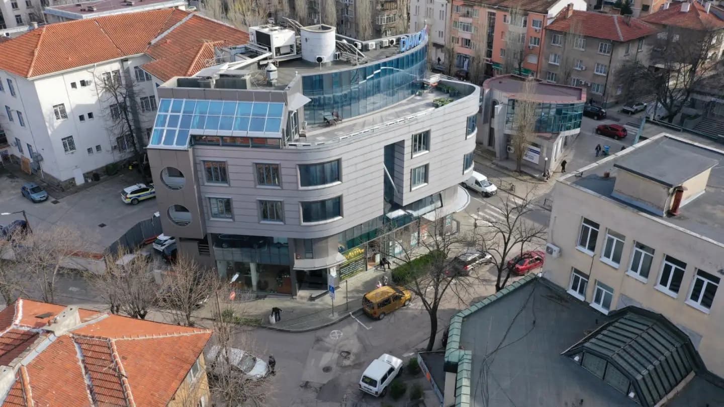 AURA Real Estate