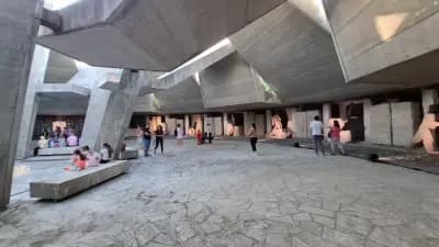 Братска могила