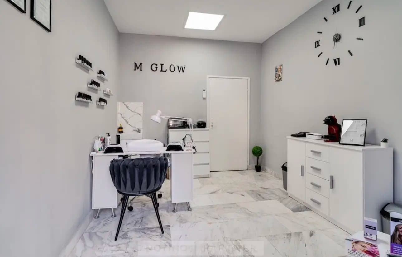 M GLOW