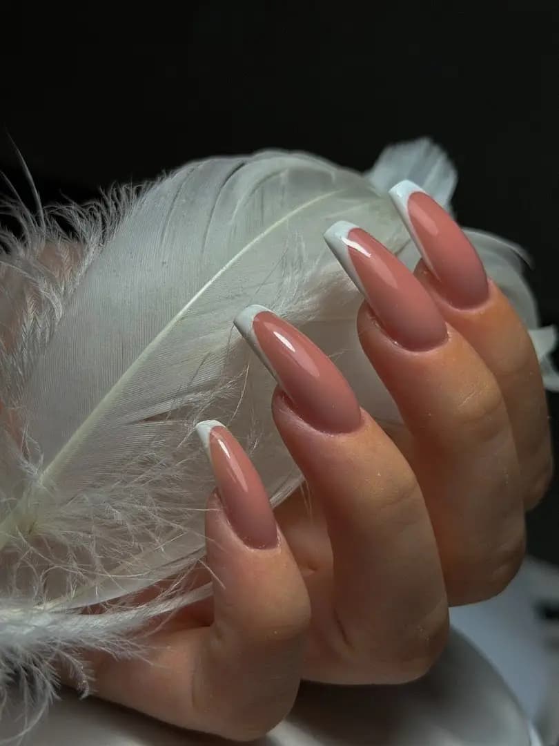 Abazova nails