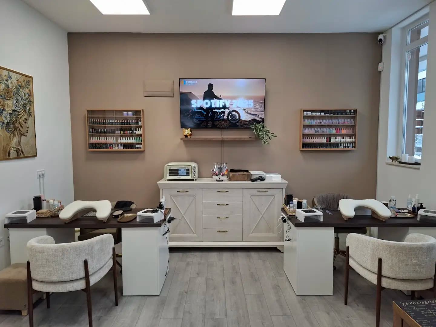 "OUSIA" nail studio