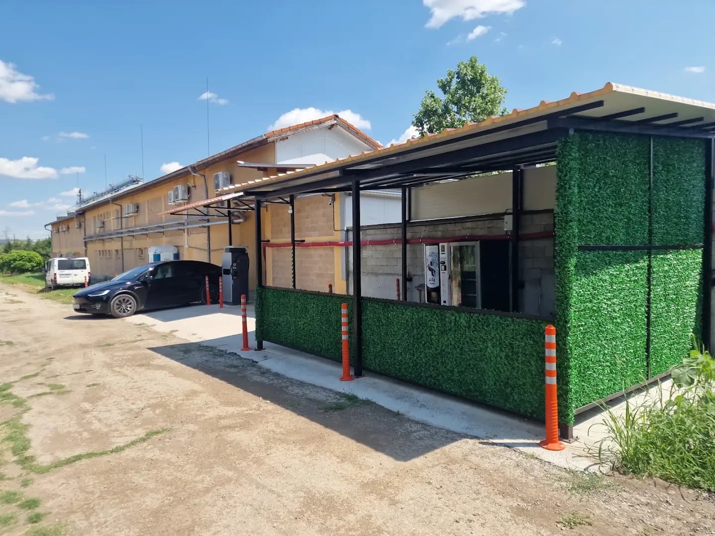 Станция за зареждане Fines